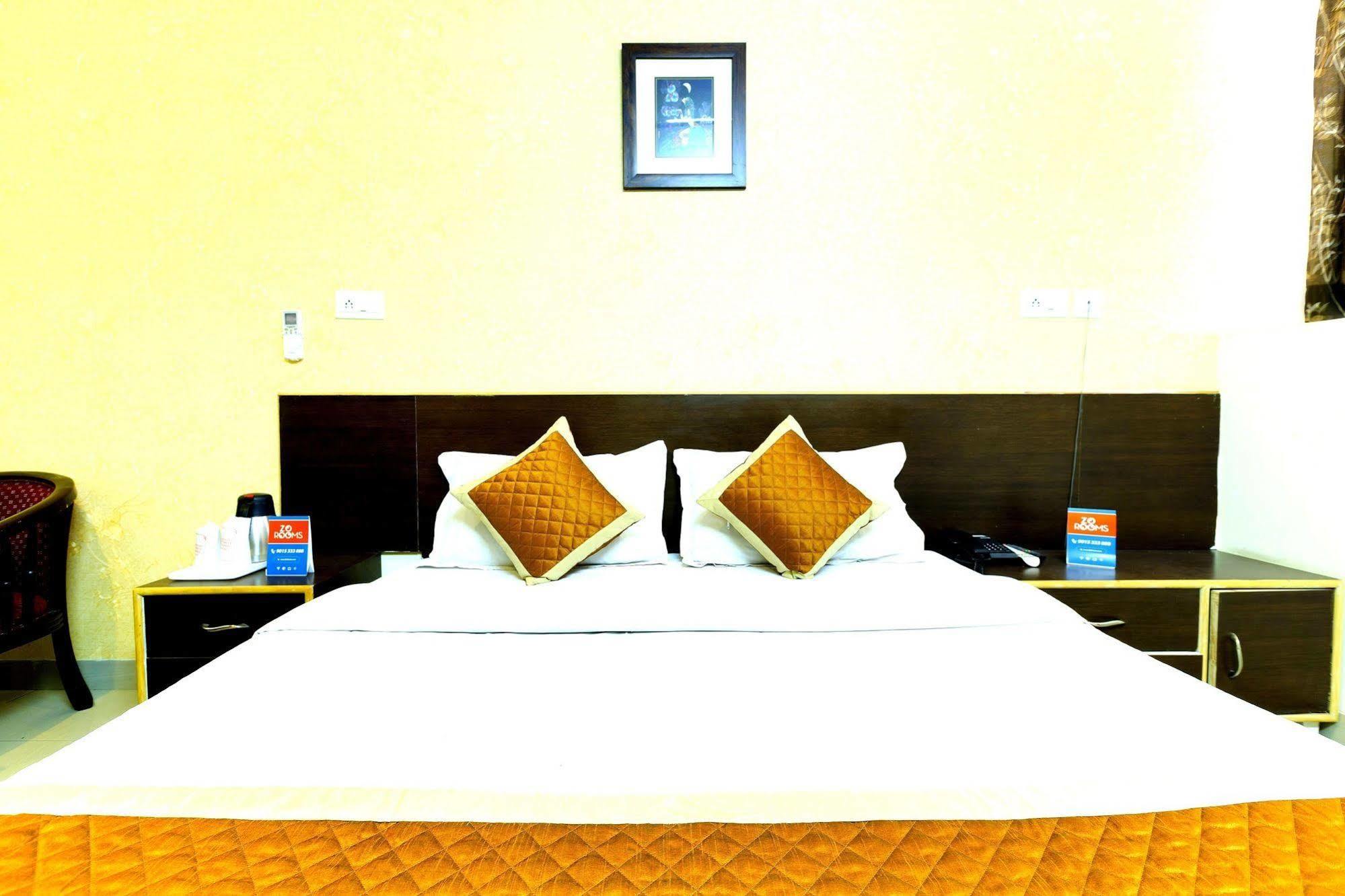 Hotel Ananta Inn Jaipur Exteriör bild